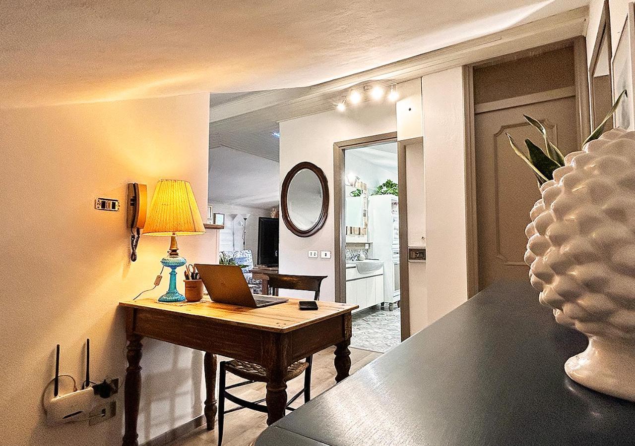 La Mansardina Apartment Venegono Superiore Bagian luar foto