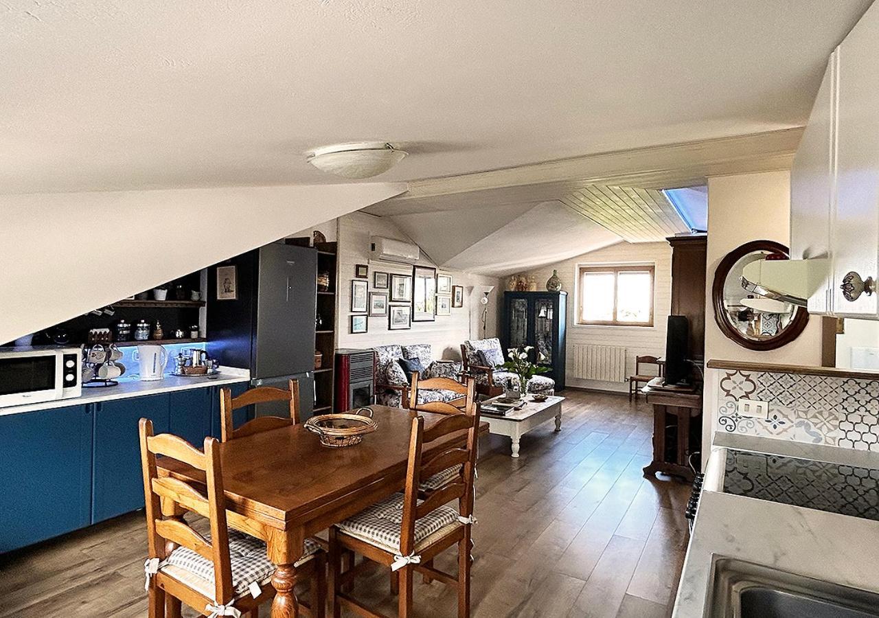 La Mansardina Apartment Venegono Superiore Bagian luar foto