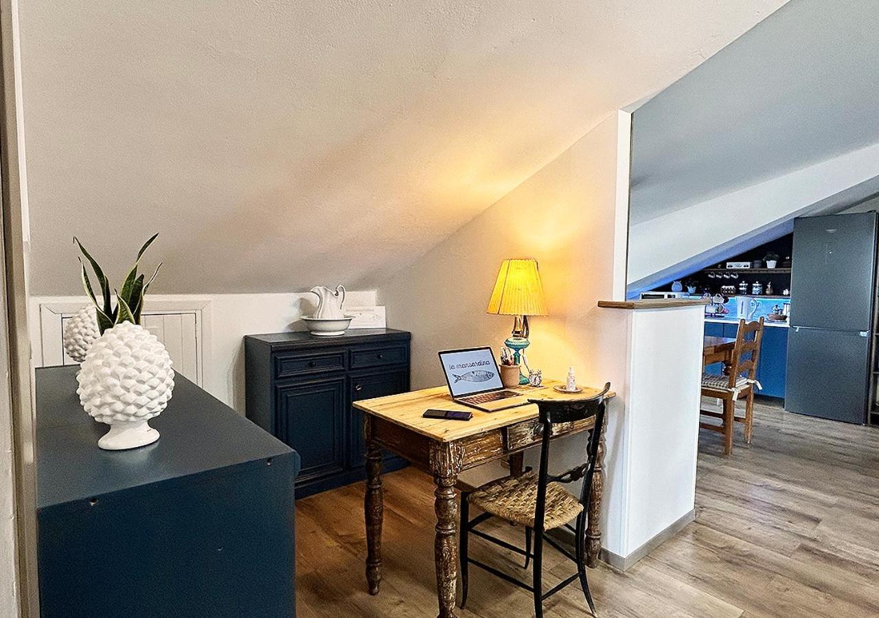 La Mansardina Apartment Venegono Superiore Bagian luar foto